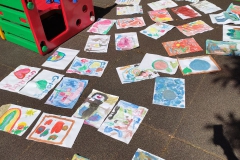 Disegno in cortile
